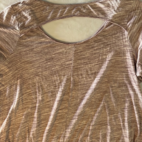 26/28 Lane Bryant Lilac Lightweight Long Sleeve Sweatshirt Back Accent Plus Size - Picture 2 of 7